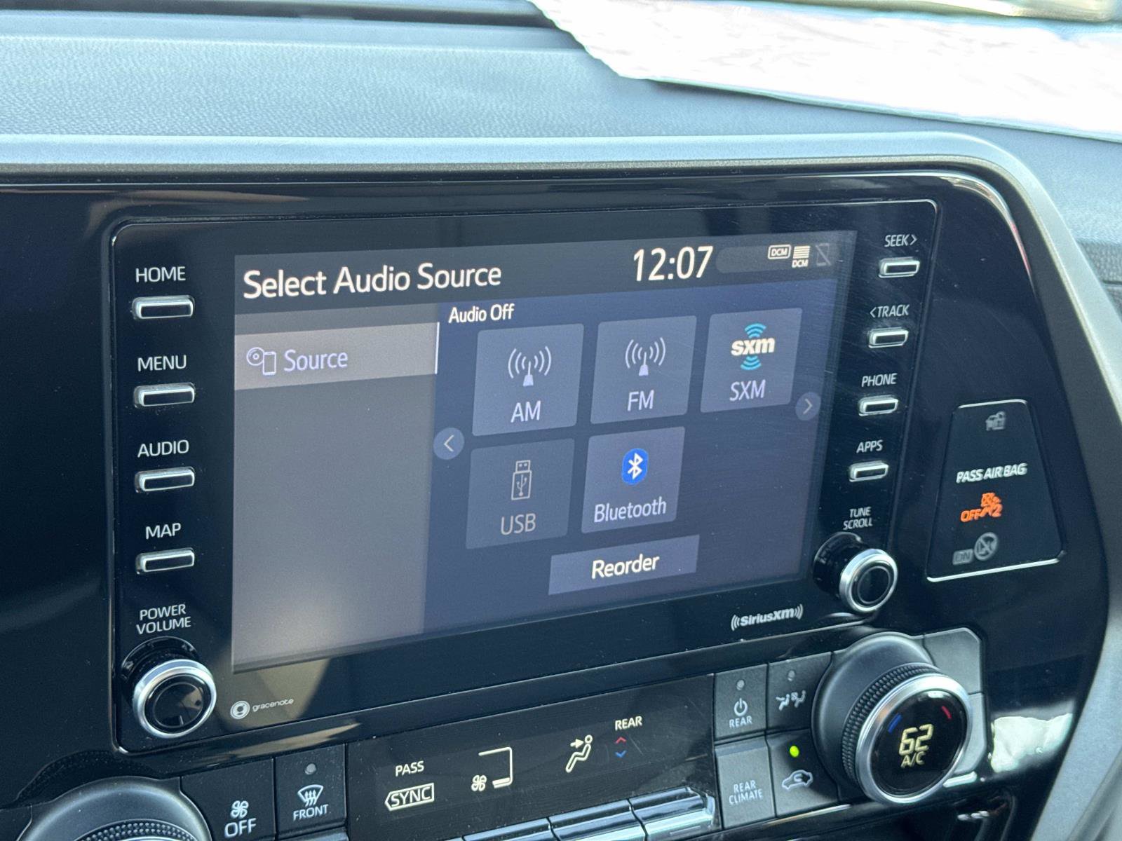 Used 2021 Toyota Highlander L image 13