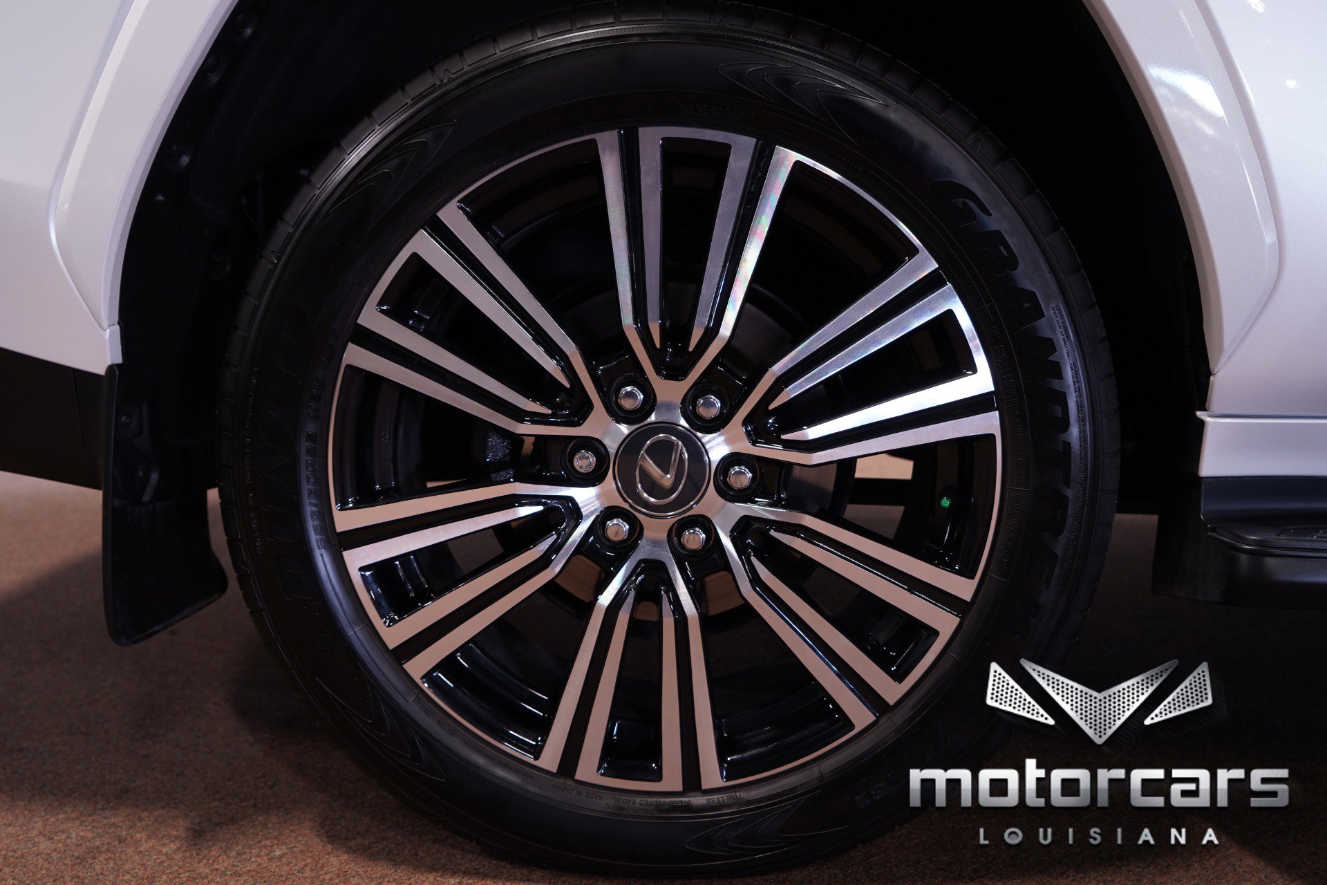 Used 2025 Lexus LX 600 4WD w/ Luxury Package image 21