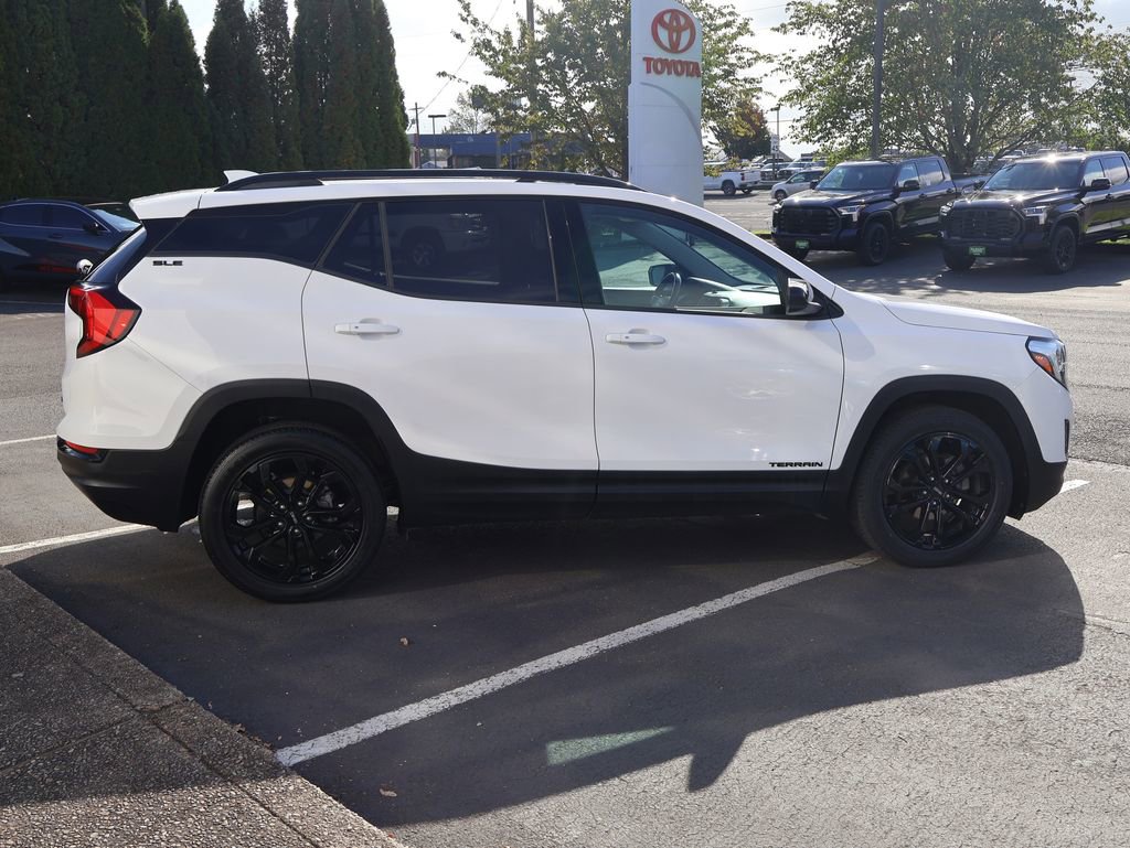 Used 2020 GMC Terrain SLE w/ Elevation Edition image 9