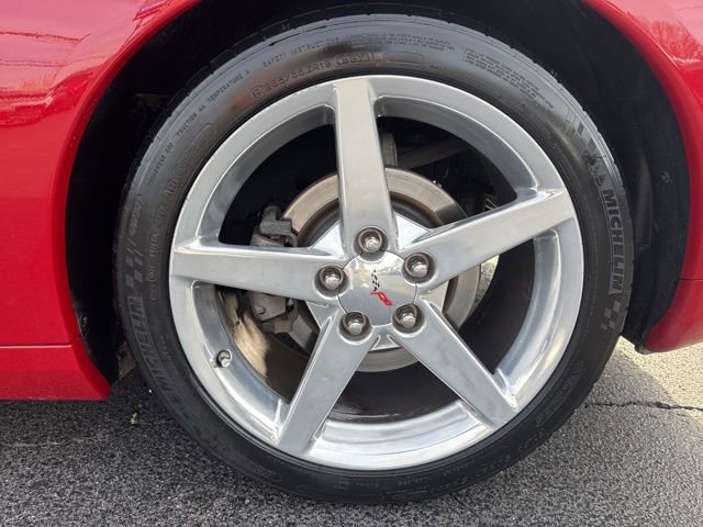 Used 2005 Chevrolet Corvette Coupe w/ Preferred Equipment Group image 13