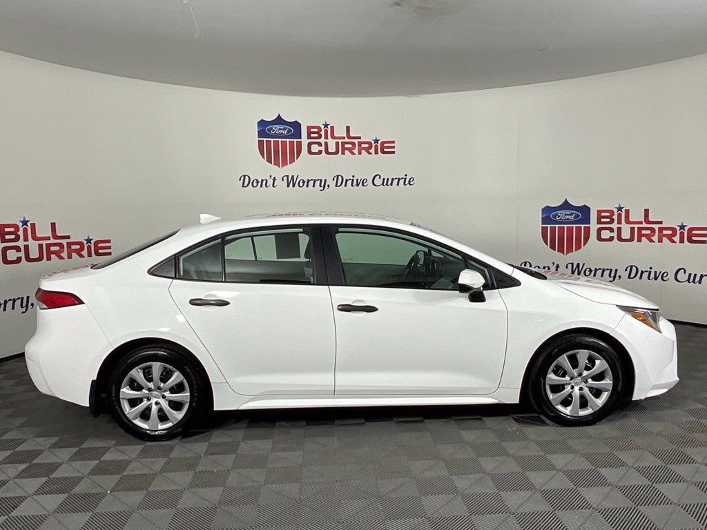 Used 2024 Toyota Corolla LE FWD image 2