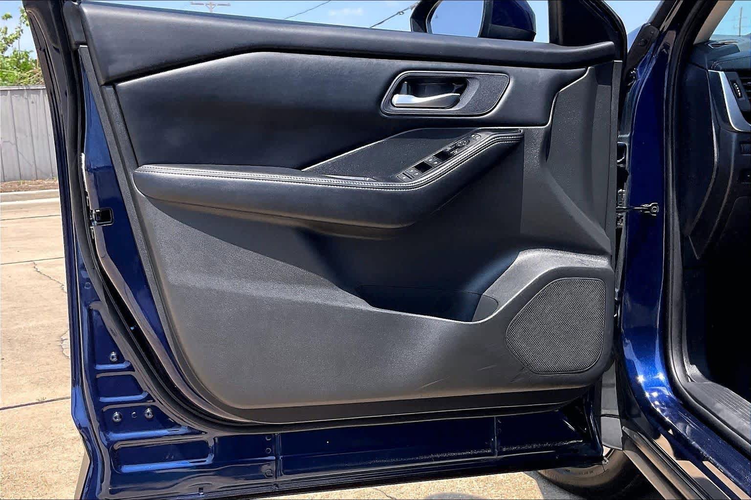 Used 2024 Nissan Rogue SV FWD image 23