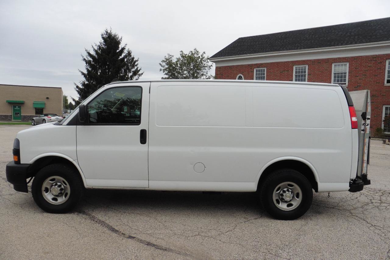 Used 2022 Chevrolet Express 3500 w/ Driver Convenience Package RWD image 10