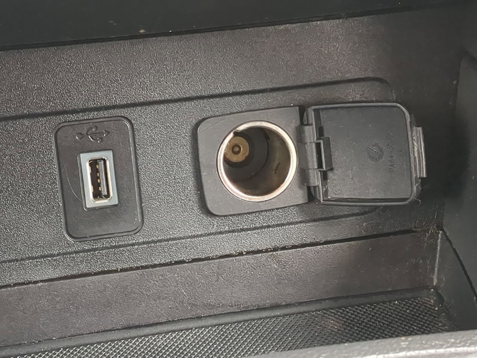 Used 2017 Ford Escape SE image 32