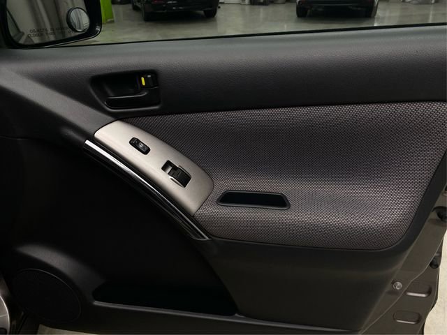 Used 2003 Pontiac Vibe w/ Power Group Value Package FWD image 25
