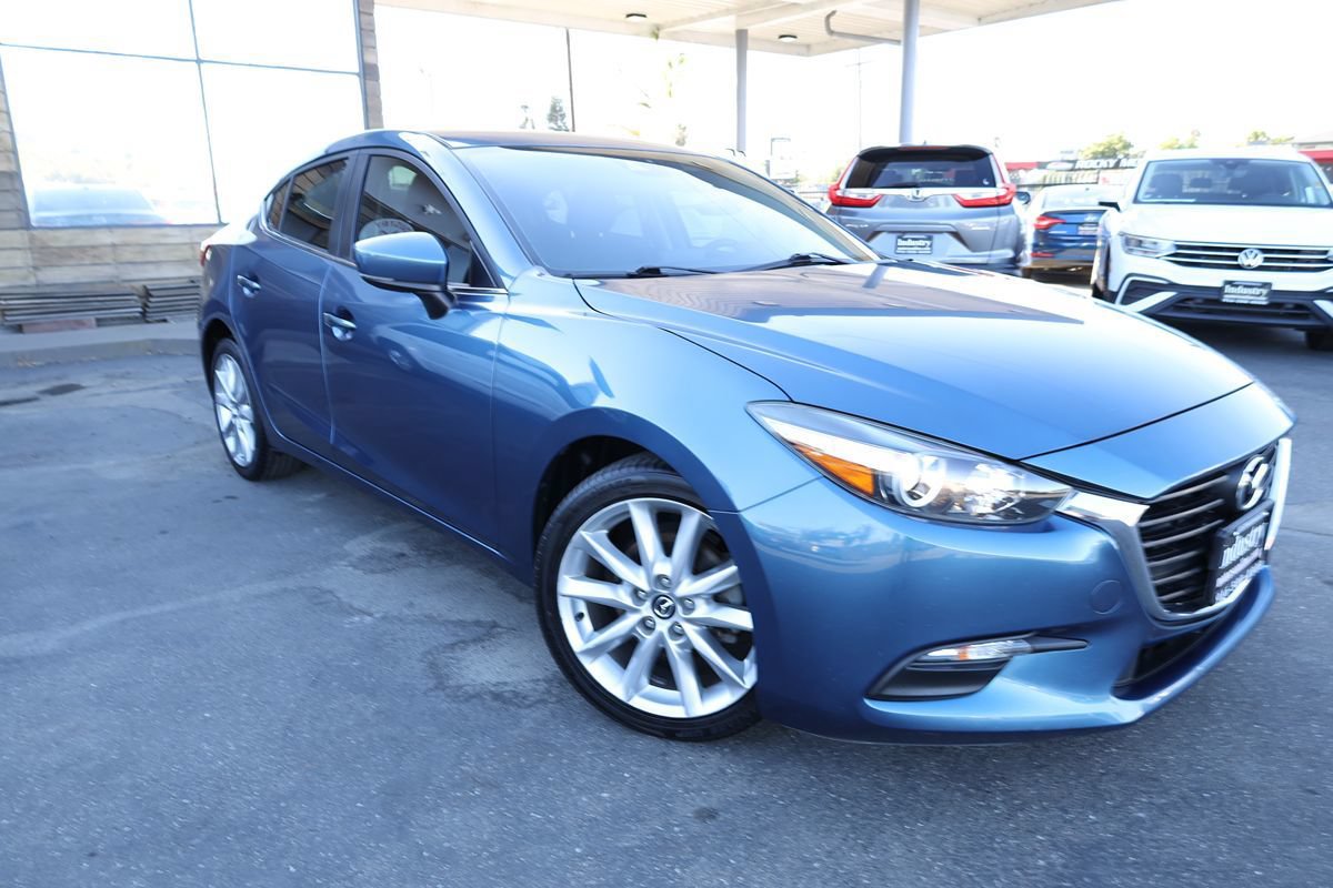 Used 2017 MAZDA MAZDA3 Touring w/ Popular Equipment Package FWD image 2