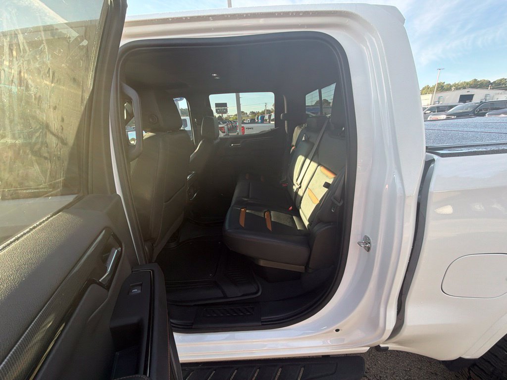 Used 2022 GMC Sierra 1500 AT4 w/ AT4 Premium Package AWD/4WD image 12