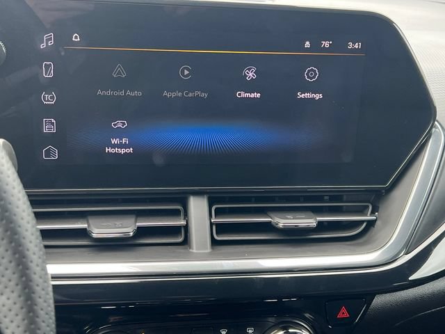 Used 2024 Chevrolet Trax RS w/ Sunroof Package FWD image 21