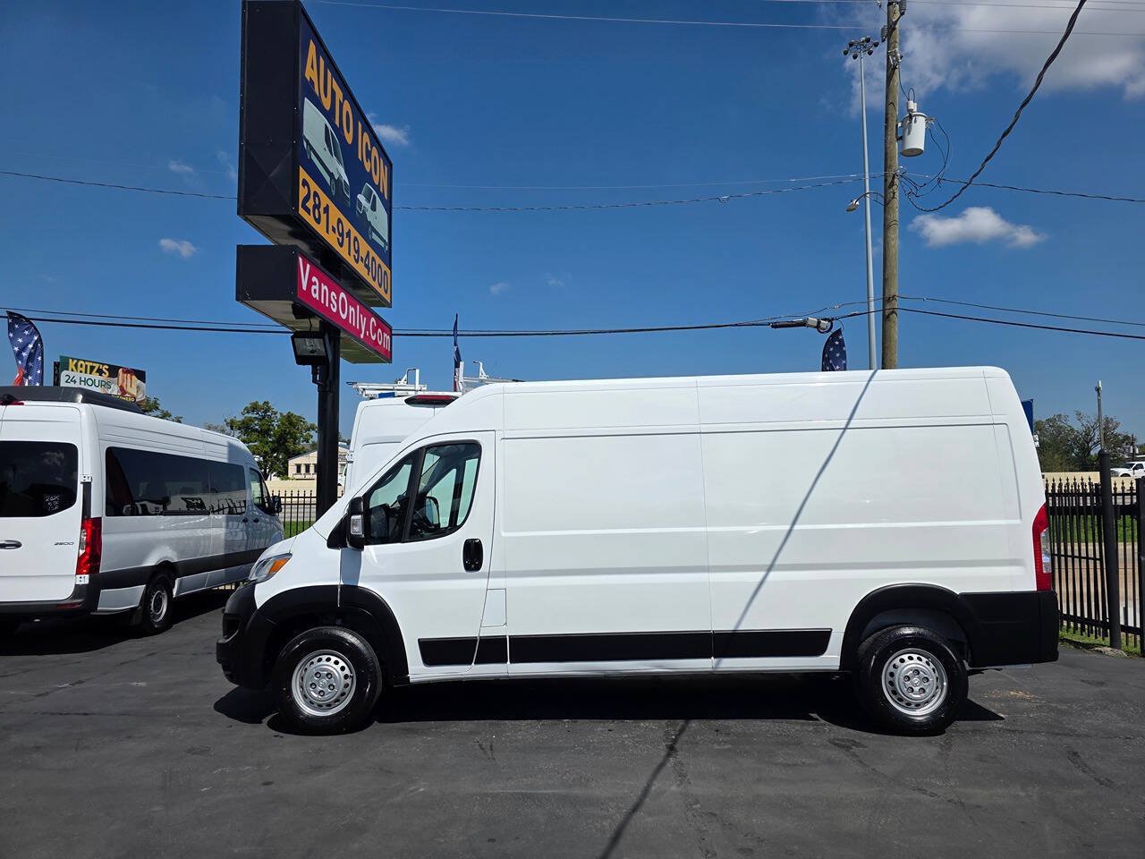 Used 2025 RAM ProMaster 3500 w/ Convenience Group FWD image 4