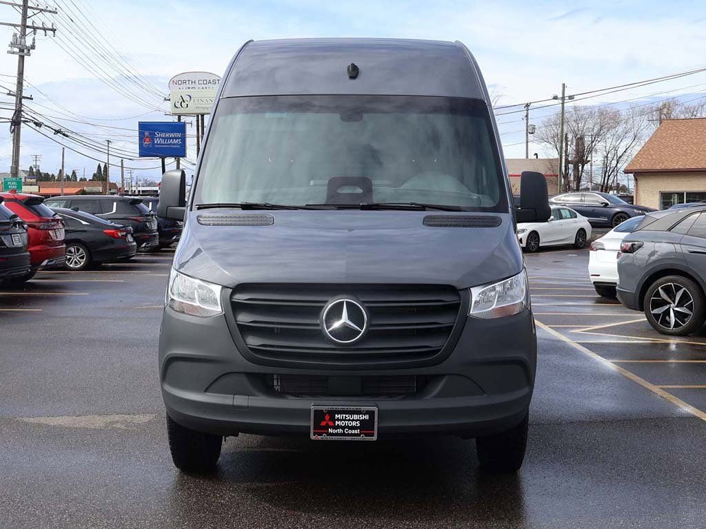 Used 2025 Mercedes-Benz Sprinter 3500 image 9