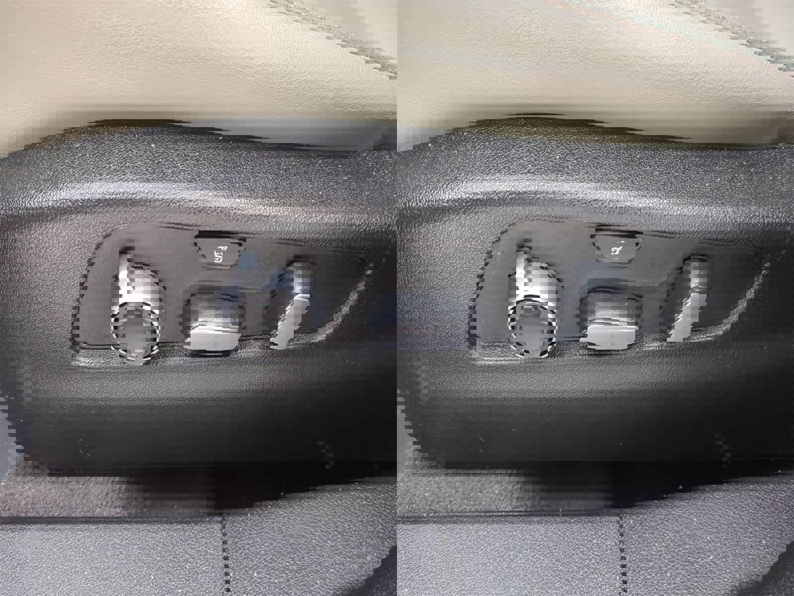 Used 2019 Cadillac XT4 Premium Luxury image 17