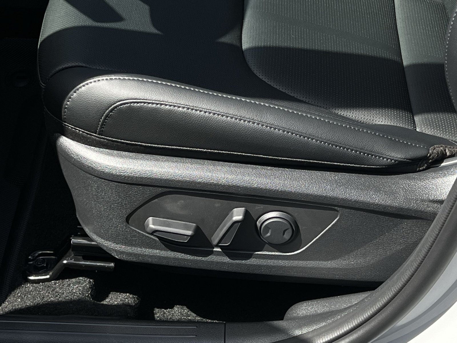 New 2026 Kia Sportage EX FWD image 19