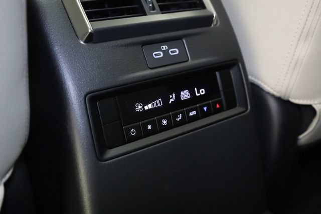 Used 2025 MAZDA CX-90 Plug-In Hybrid w/ Preferred AWD/4WD image 29