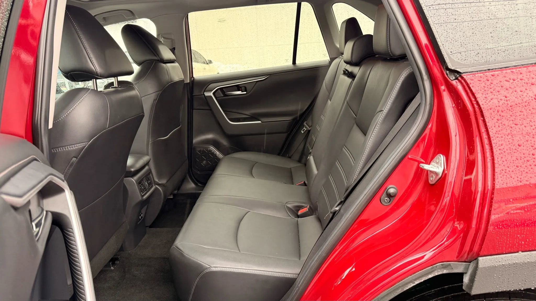 Used 2019 Toyota RAV4 Limited image 13