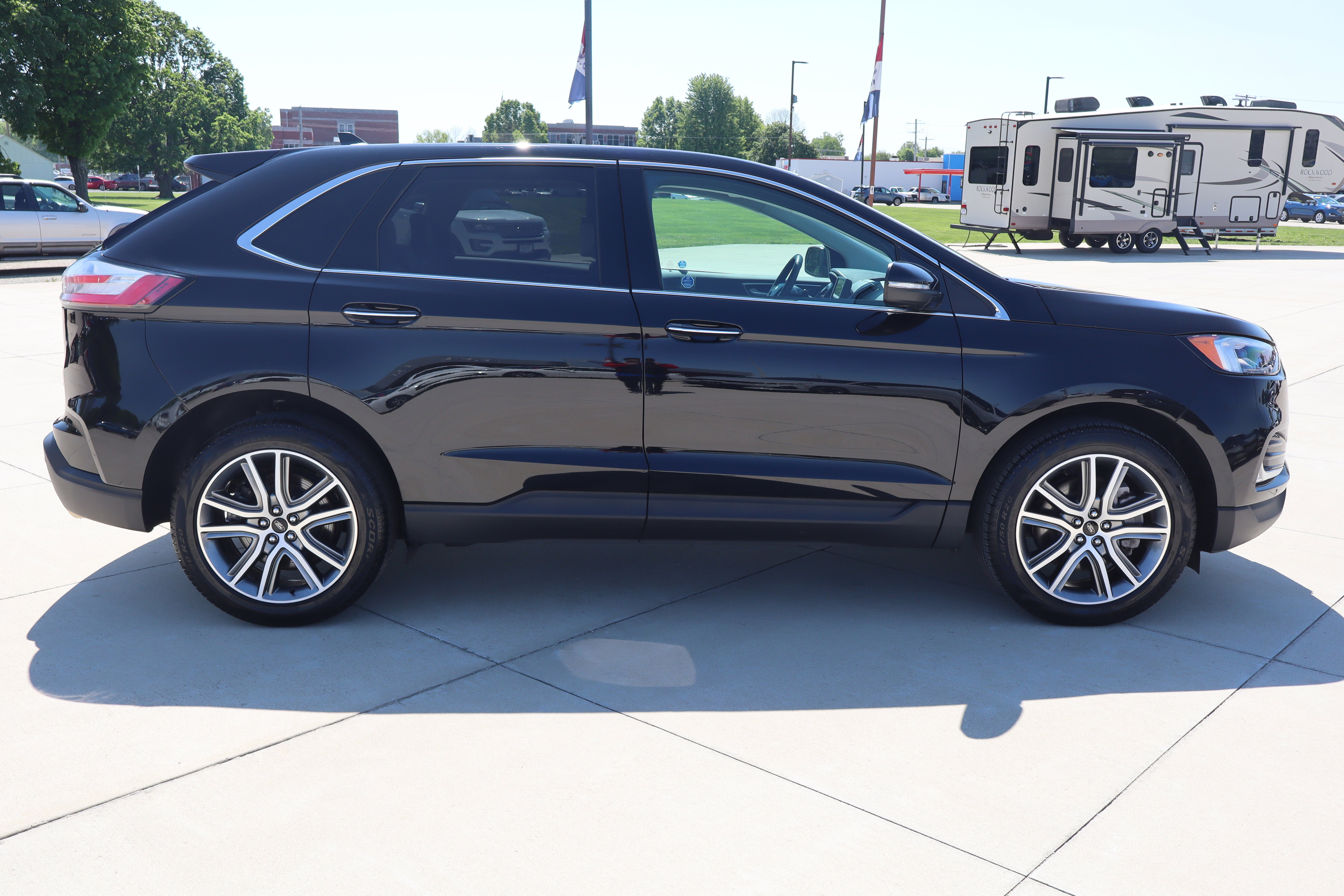 Used 2024 Ford Edge Titanium w/ Equipment Group 301A AWD/4WD image 5