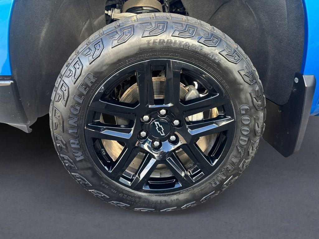 Used 2023 Chevrolet Silverado 1500 LT Trail Boss w/ Protection Package AWD/4WD image 9