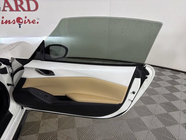 Used 2024 MAZDA MX-5 Miata RF Grand Touring w/ Appearance Package RWD image 19