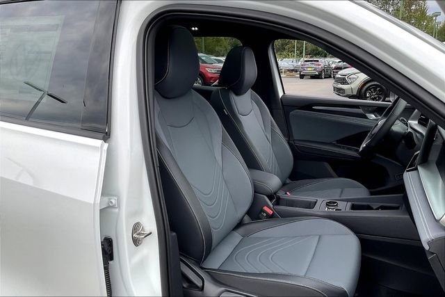 New 2025 Volkswagen Tiguan SE R-Line image 29