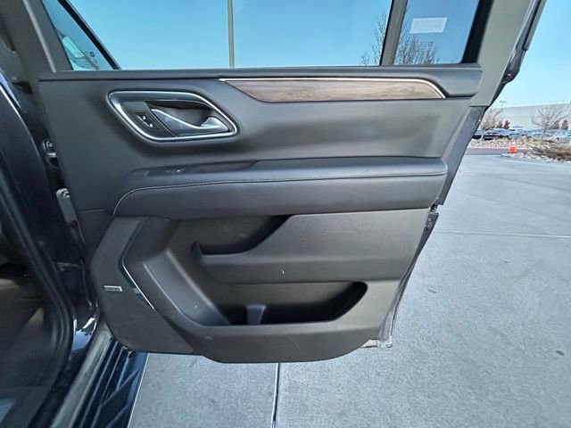 Used 2023 Chevrolet Suburban Premier image 26