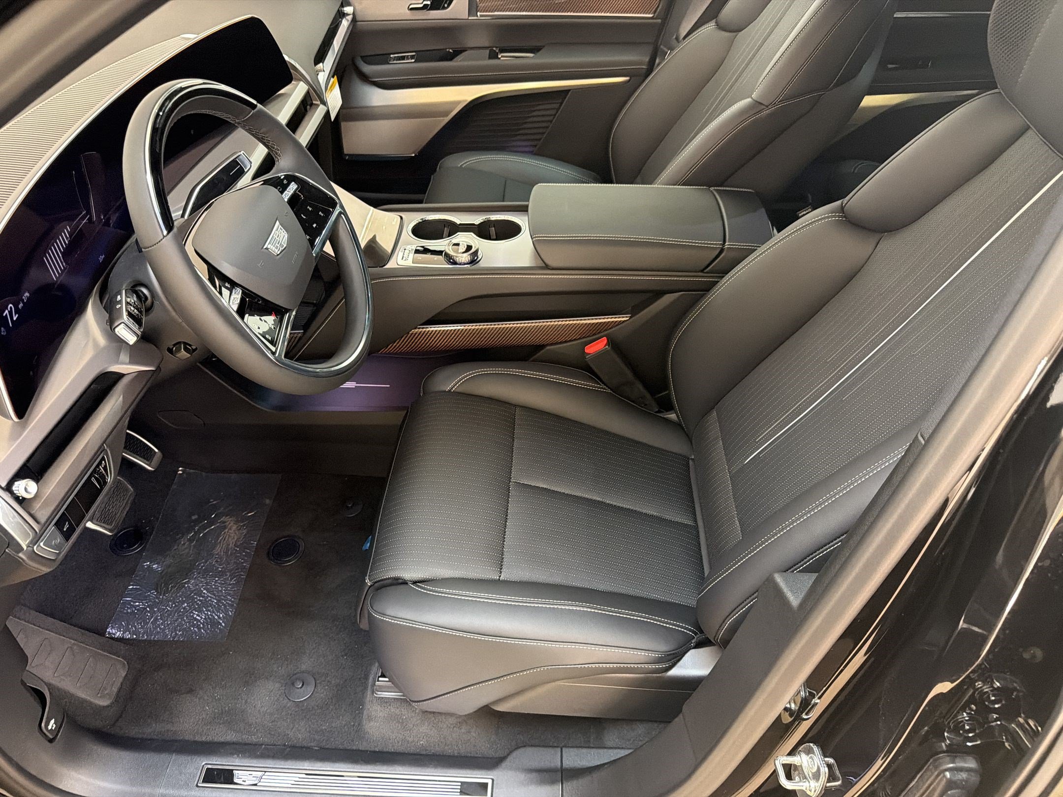 New 2027 Cadillac Vistiq Sport w/ LPO, Floor Liner Package AWD/4WD image 5