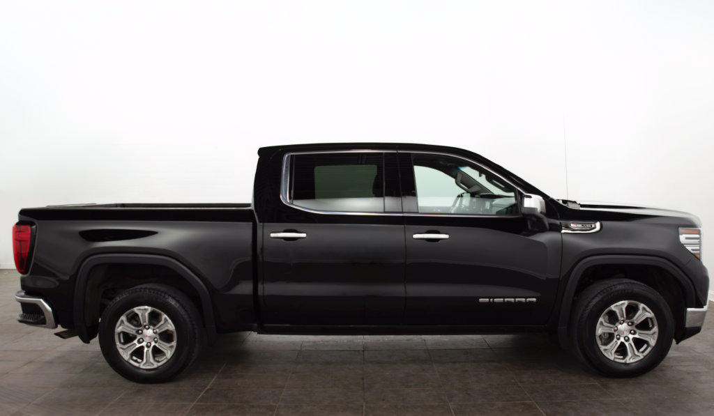 Used 2025 GMC Sierra 1500 SLT AWD/4WD image 16