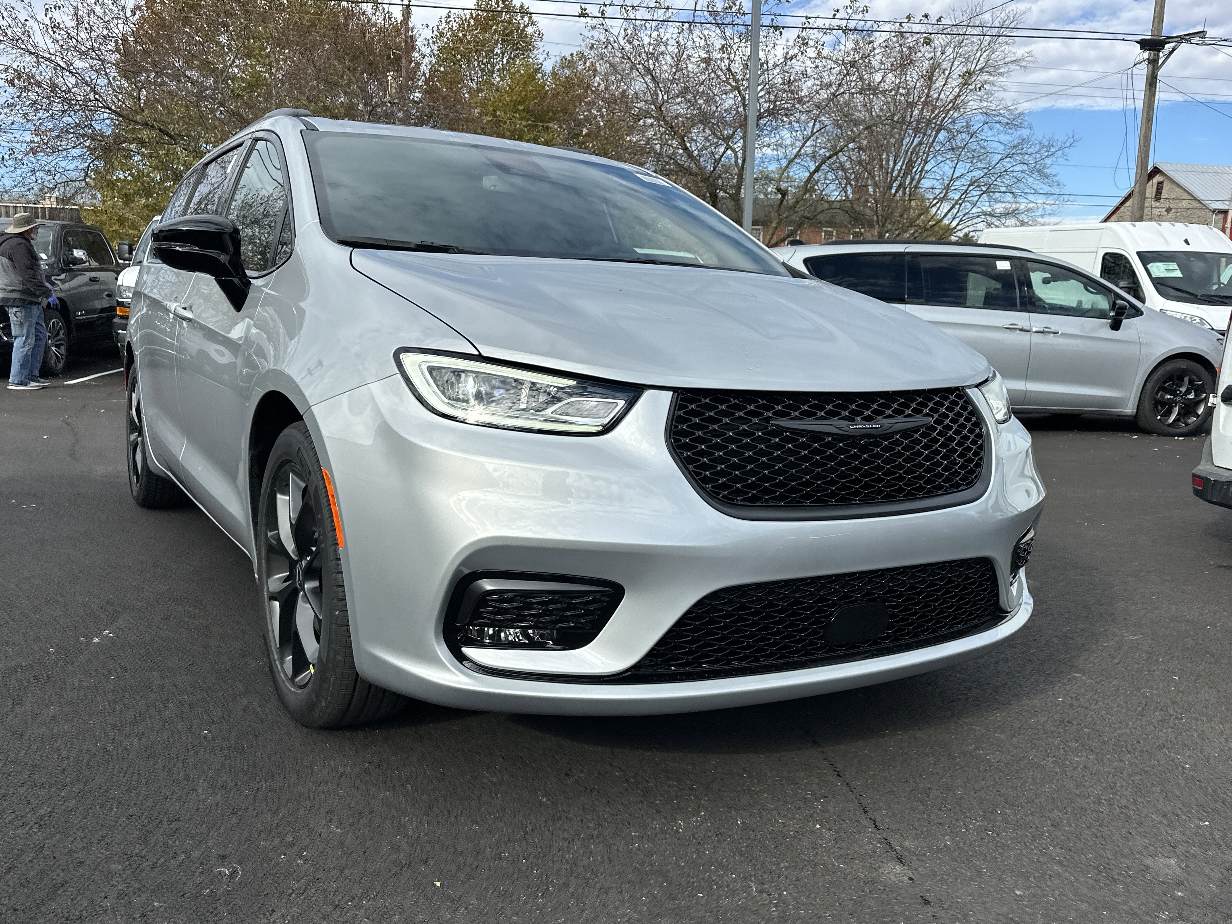 New 2026 Chrysler Pacifica Limited image 21