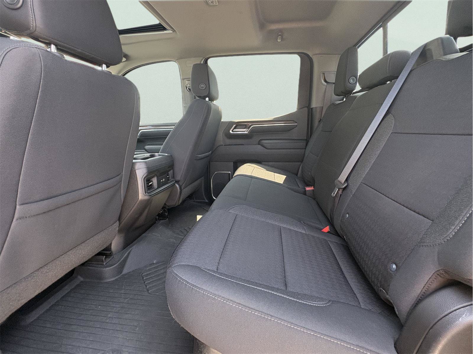 Used 2022 Chevrolet Silverado 1500 LT Trail Boss w/ Convenience Package II AWD/4WD image 16