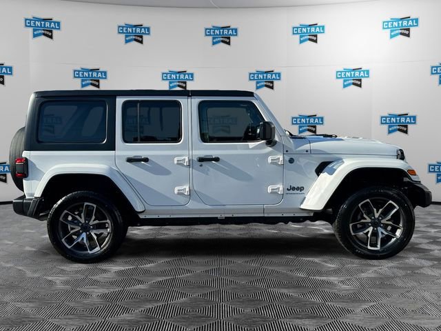 Certified 2024 Jeep Wrangler Unlimited w/ Convenience Group image 7