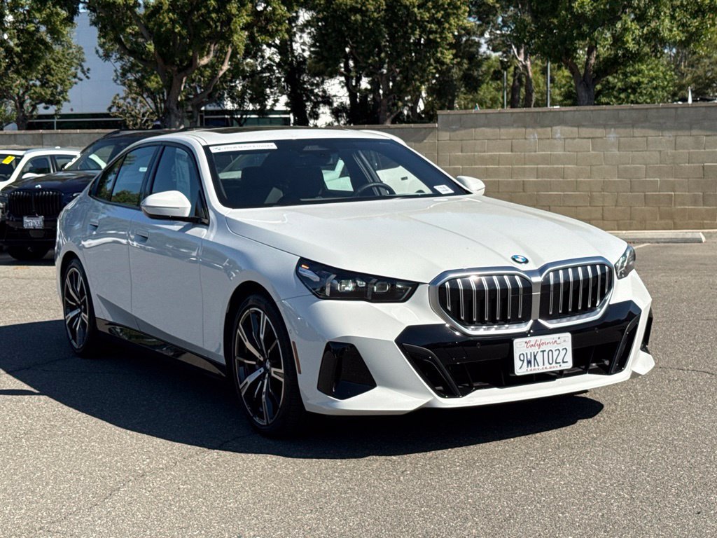Used 2026 BMW 530i w/ M Sport Package RWD image 40