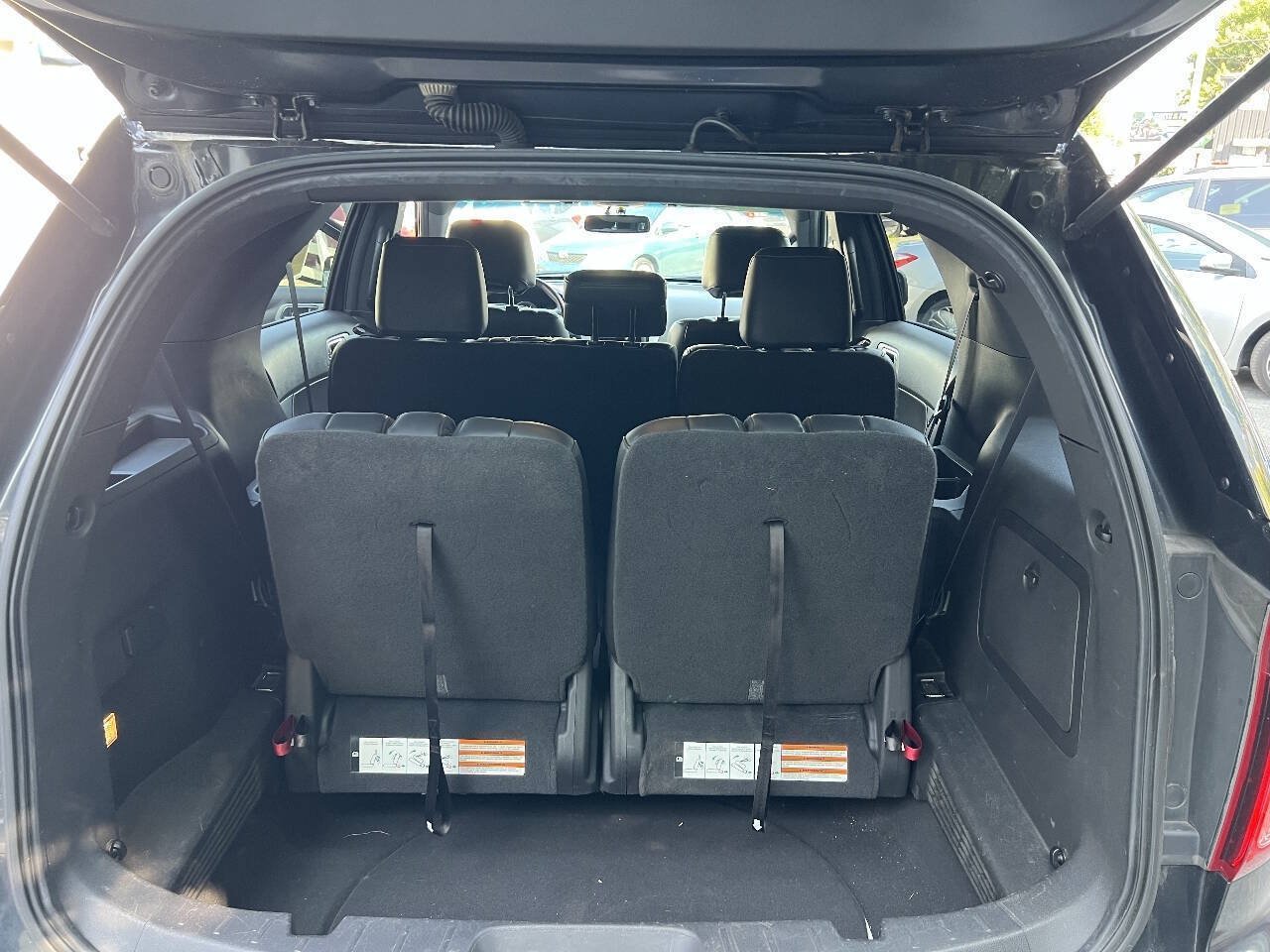 Used 2014 Ford Explorer XLT w/ Equipment Group 202A AWD/4WD image 23