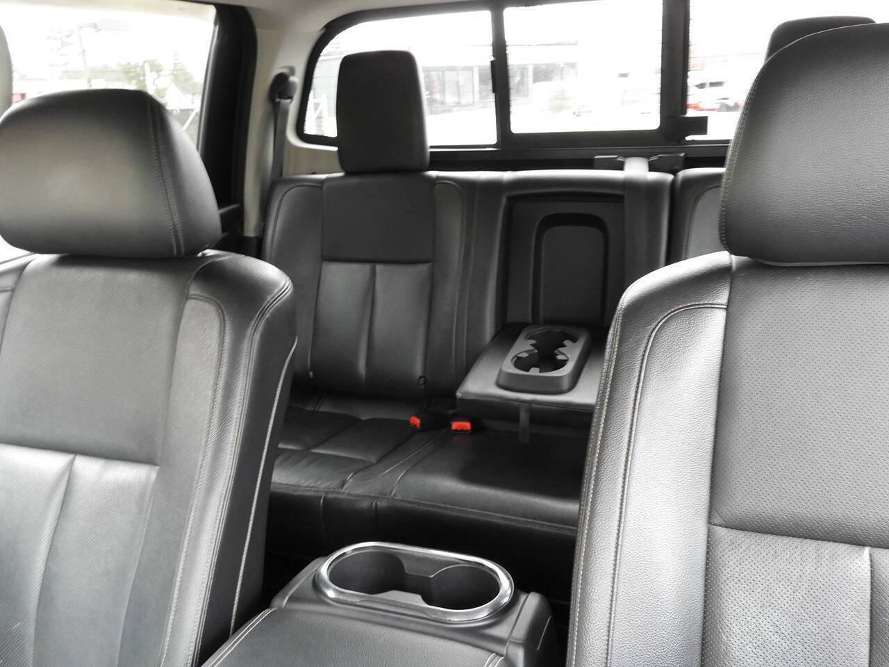 Used 2018 Nissan Titan SL w/ Chrome Package image 42
