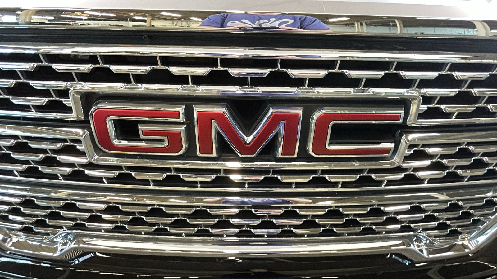Used 2022 GMC Sierra 1500 Denali w/ Denali Premium Package AWD/4WD image 10