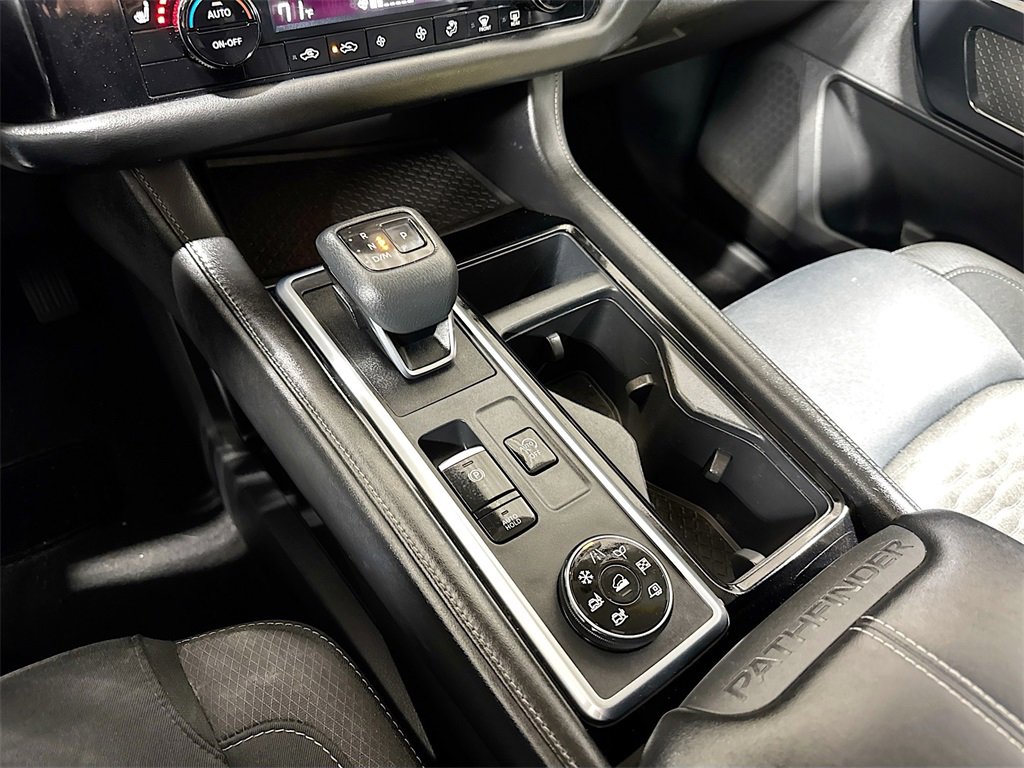 Used 2022 Nissan Pathfinder SV image 19