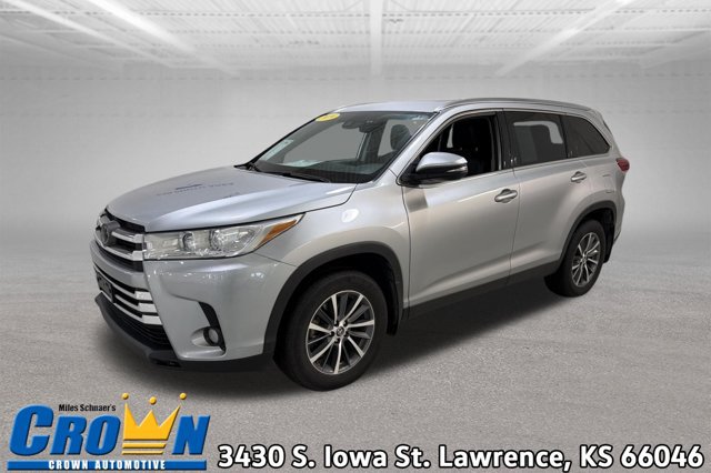 Used 2019 Toyota Highlander XLE AWD/4WD image 1