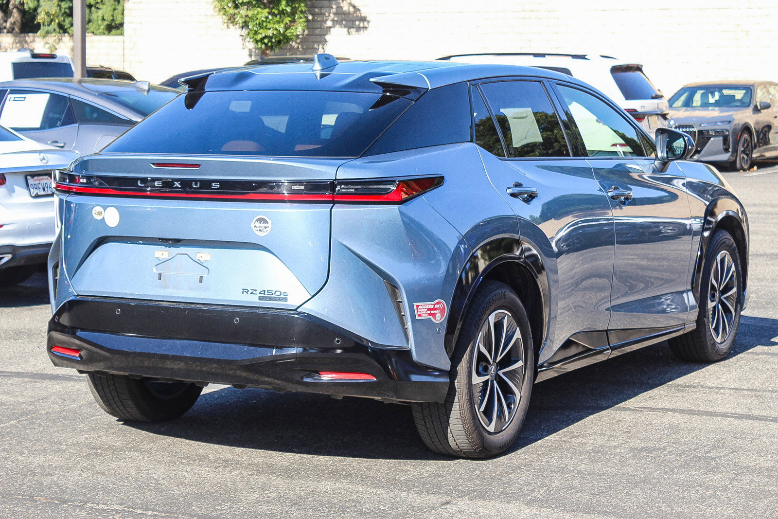 Used 2023 Lexus RZ 450e Premium image 6