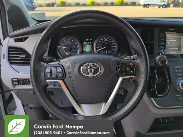Used 2020 Toyota Sienna XLE w/ XLE Navigation Package AWD/4WD image 14