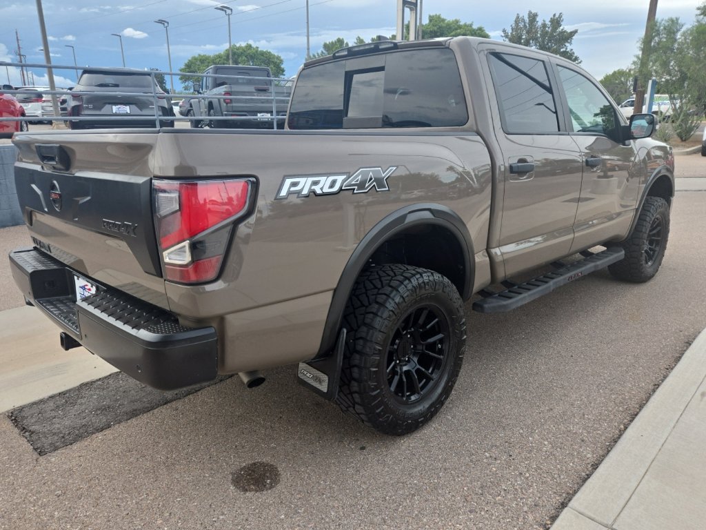 Used 2022 Nissan Titan PRO-4X w/ Pro-4x Convenience Package AWD/4WD image 5
