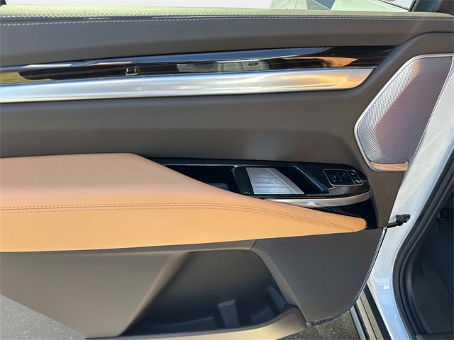 New 2026 Cadillac Escalade Luxury w/ LPO, Radiant Package image 13