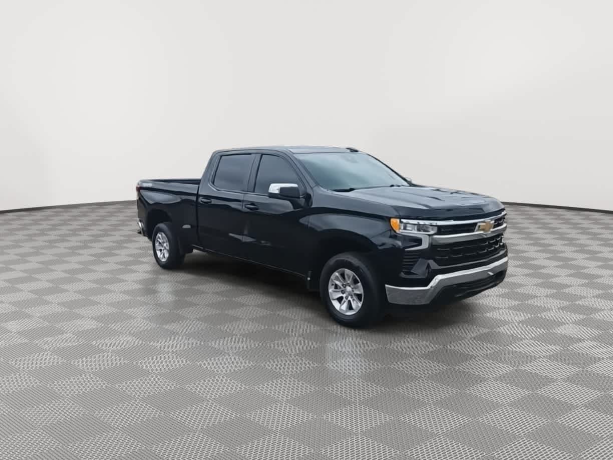 Used 2023 Chevrolet Silverado 1500 LT w/ Protection Package AWD/4WD image 2