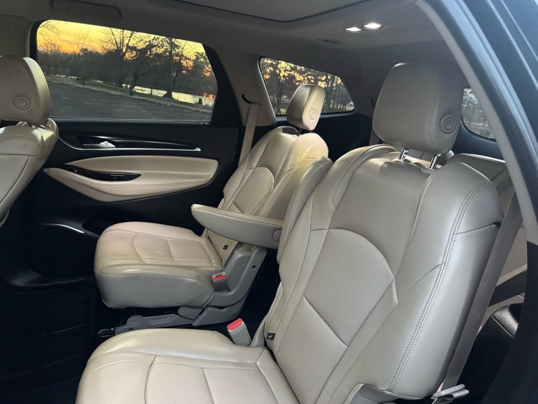 Used 2018 Buick Enclave Essence image 12