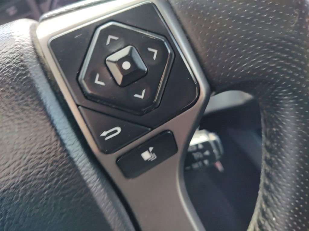 Used 2016 Toyota Tacoma SR5 w/ SR5 Appearance Package (SN) AWD/4WD image 28