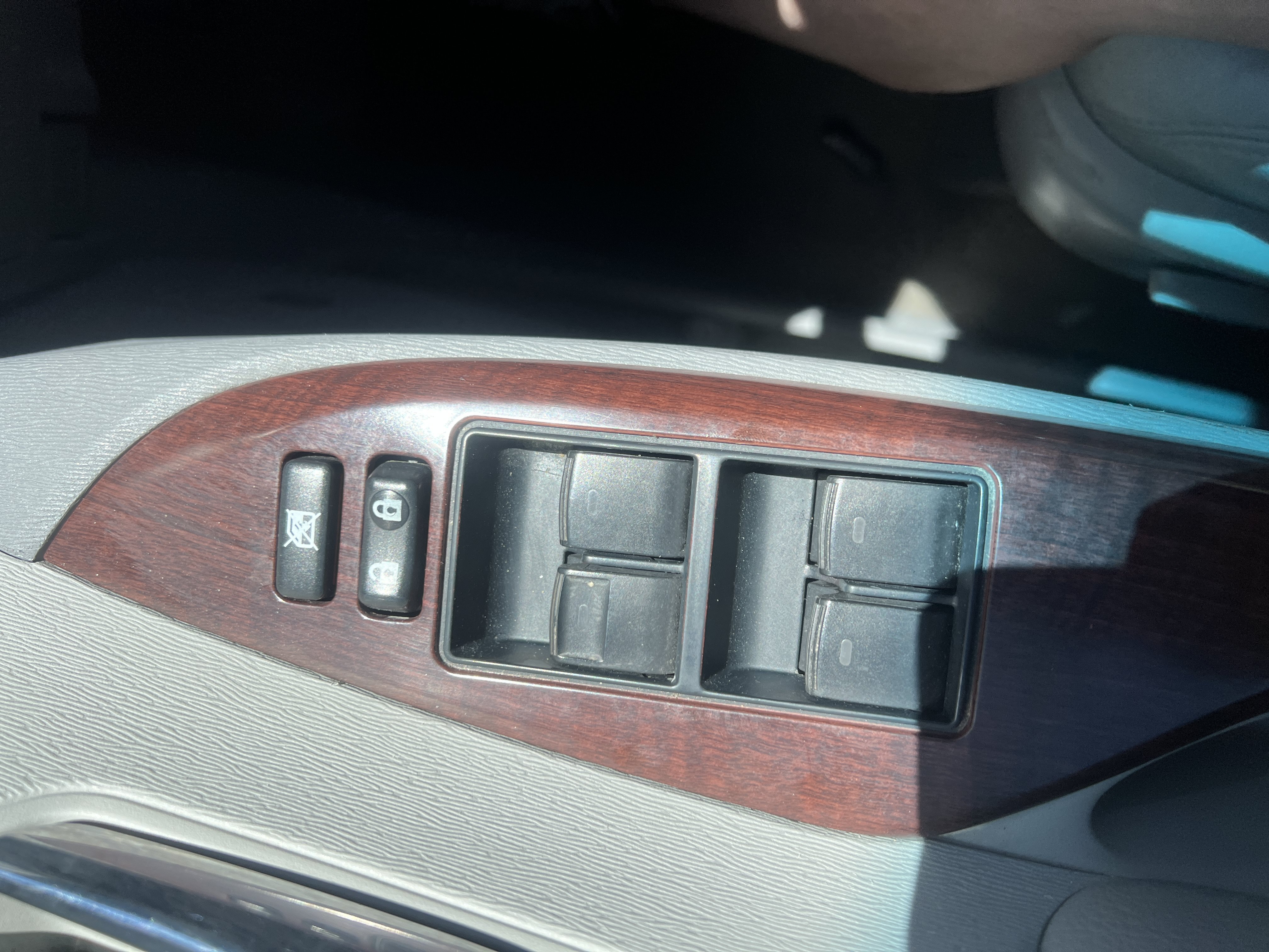 Used 2012 Toyota Sienna XLE w/ Premium Pkg FWD image 19