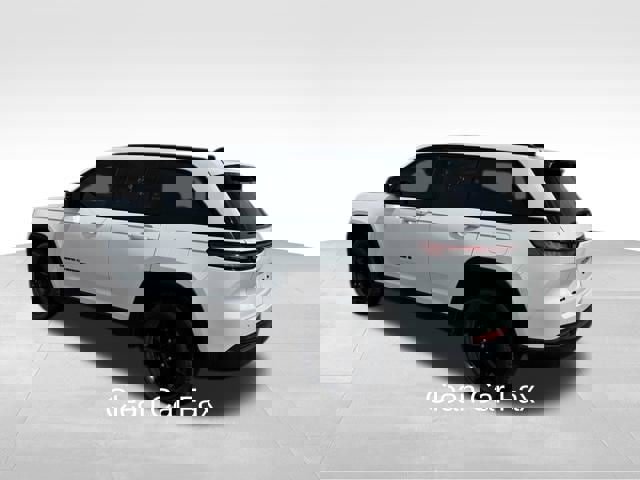 Used 2023 Jeep Grand Cherokee Altitude image 6