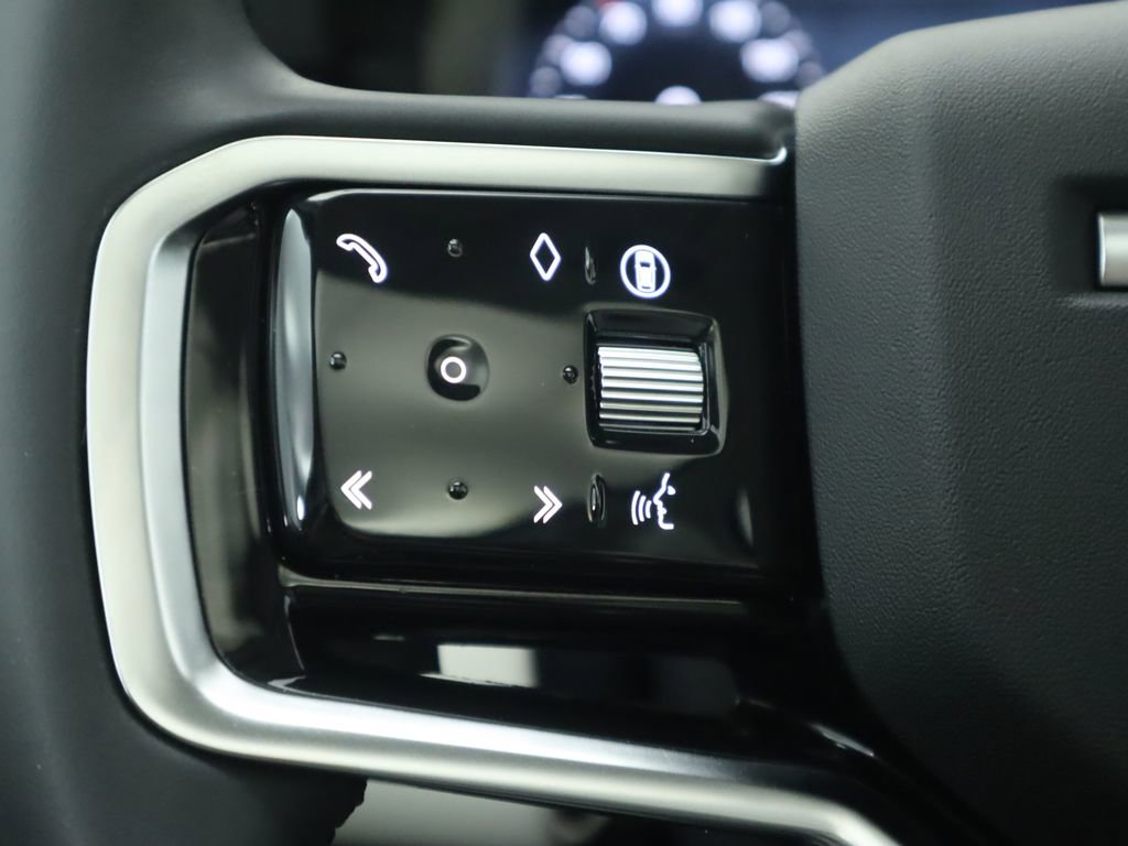 Used 2025 Land Rover Discovery Sport S image 11