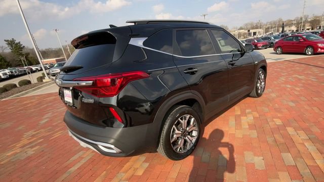 Used 2023 Kia Seltos EX image 9
