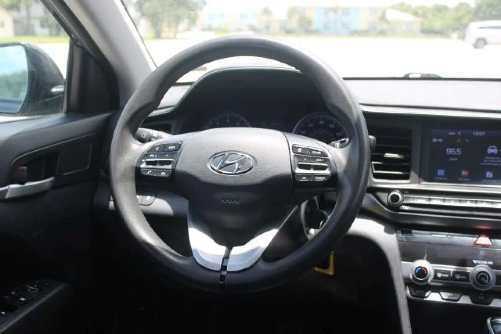 Used 2020 Hyundai Elantra SEL w/ Cargo Package (C1) FWD image 14