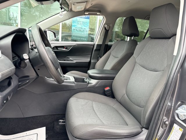 Used 2024 Toyota RAV4 XLE FWD image 11