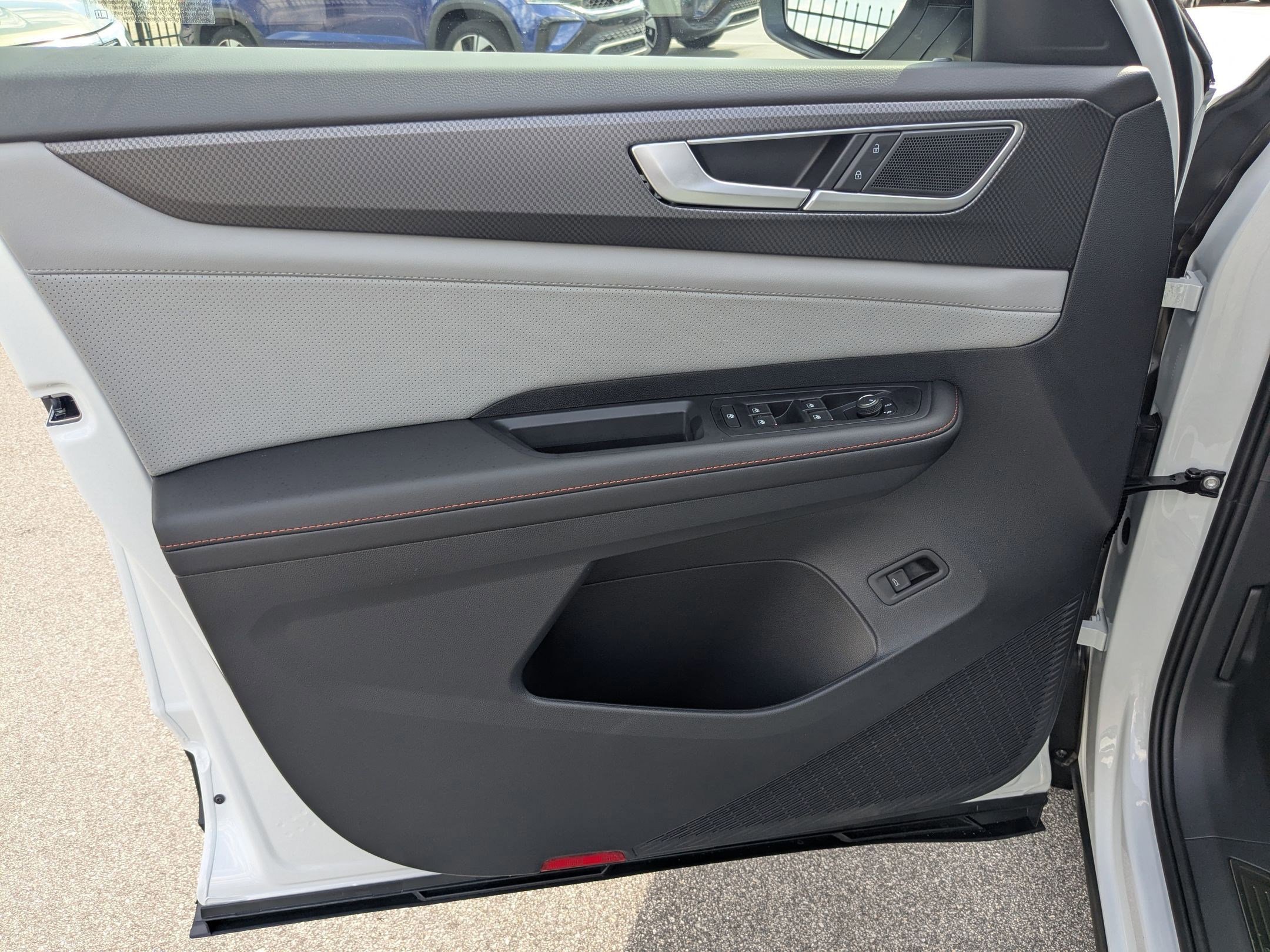 New 2026 Volkswagen Atlas Peak Edition image 11