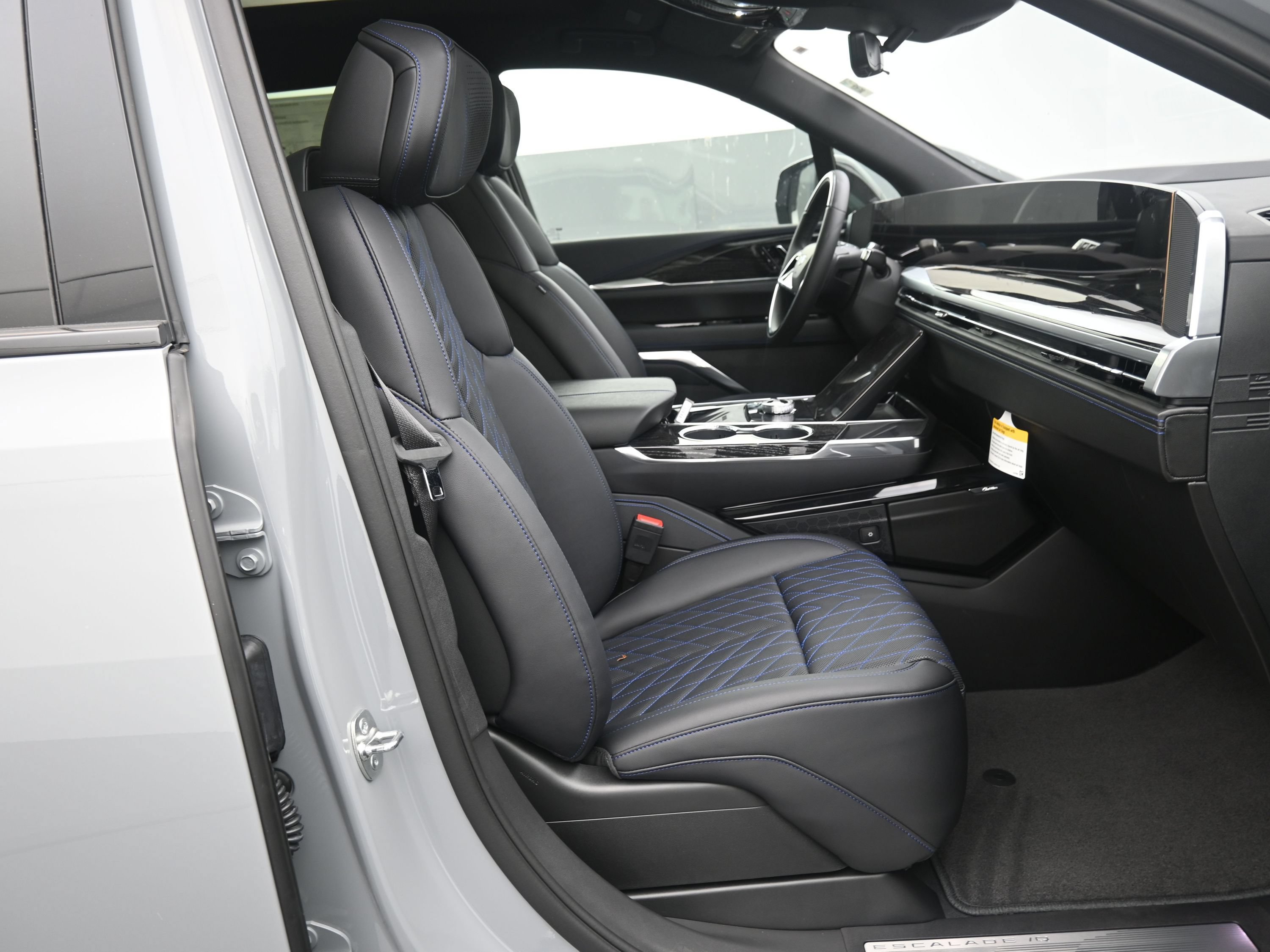 New 2026 Cadillac Escalade IQL Luxury AWD/4WD image 13