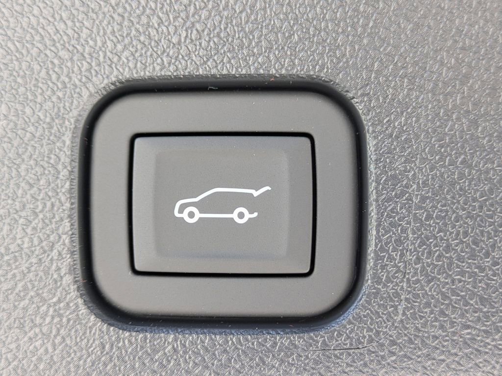 New 2026 Chevrolet Traverse LT w/ Driver Confidence Package FWD image 15